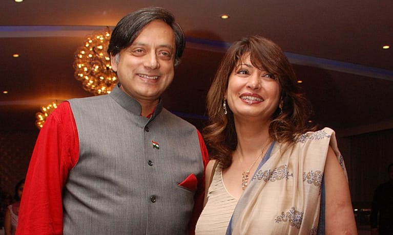 Shashi Tharoor – A Biography of the Renowned Indian Politician and Author